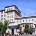 新疆医科大学厚博学院-logo